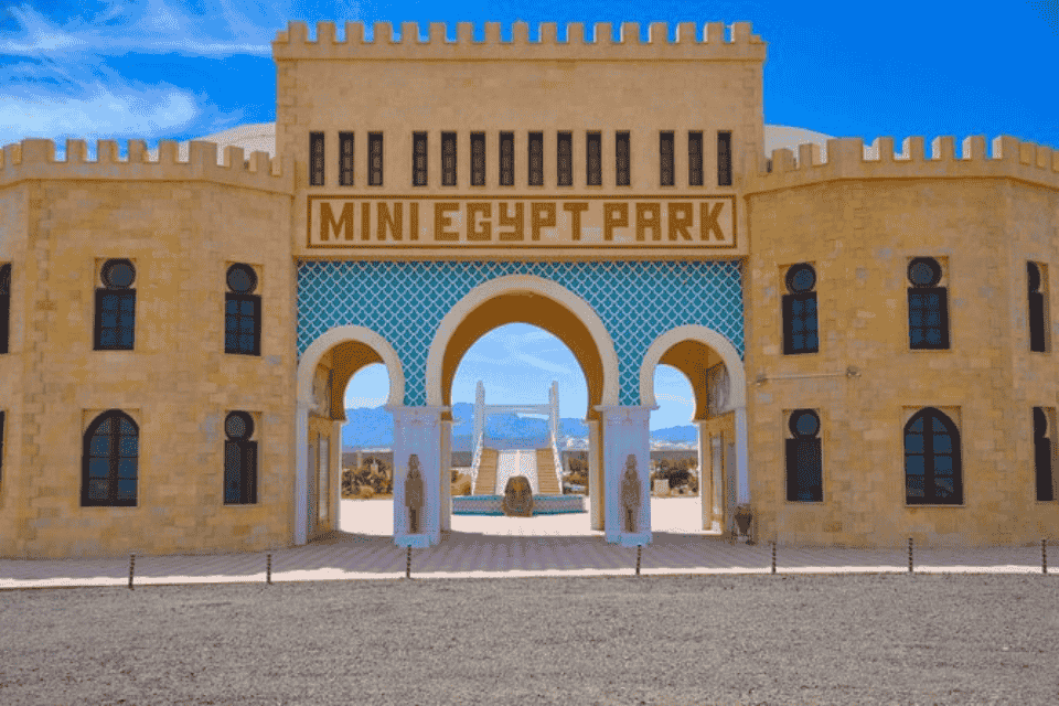 Mini egypt park